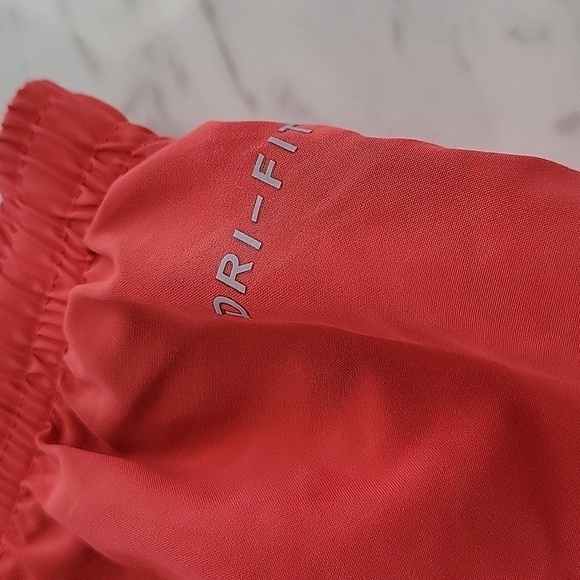 Dri-Fit Nike Medium Running Shorts Coral - Picture 6 of 8